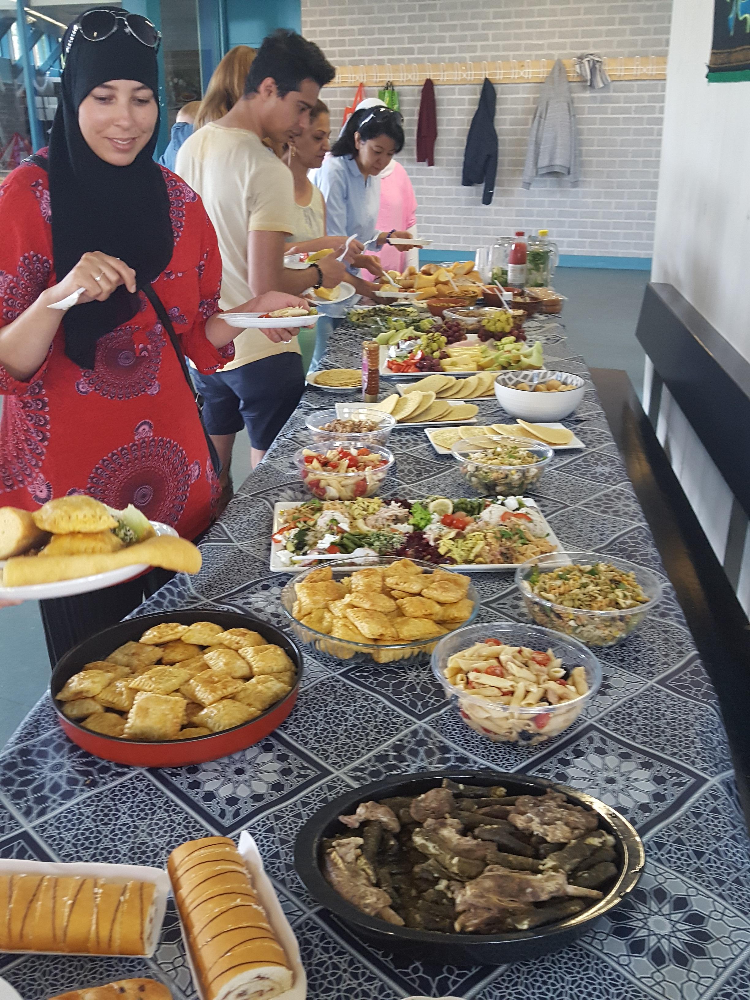 Viering_suikerfeest_PAIR_en_Huis_van_Vrede_jni_2018.._kopie_kopie.jpg Viering_suikerfeest_PAIR_en_Huis_van_Vrede_jni_2018.._kopie_kopie.jpg